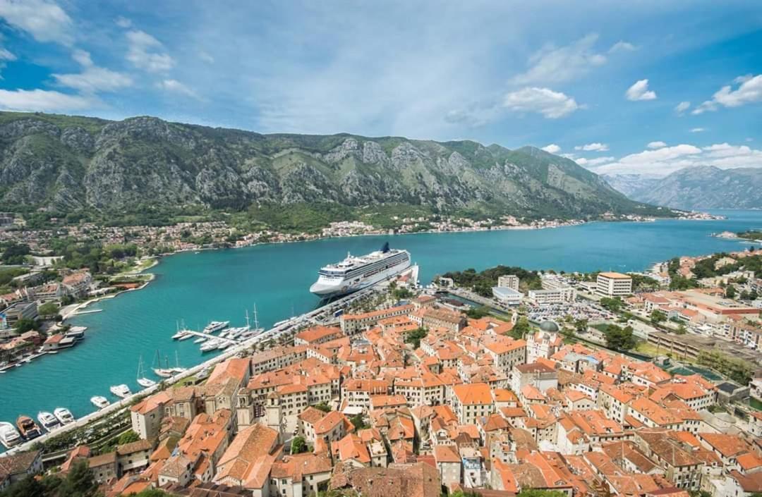 Alisa Sea View Apartment Prcanj Котор Екстер'єр фото